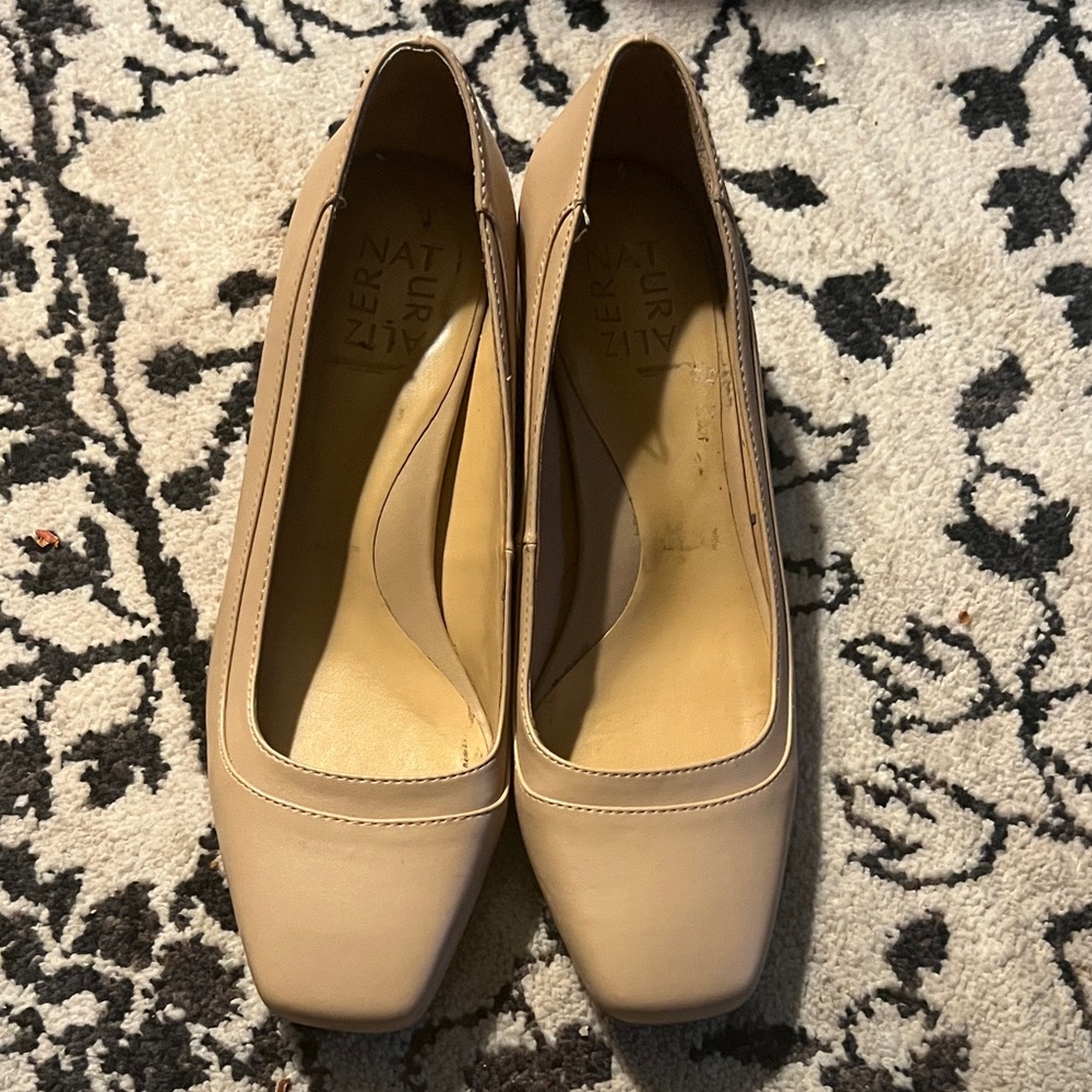 Naturalizer Women's Tan Square-Toe Heels